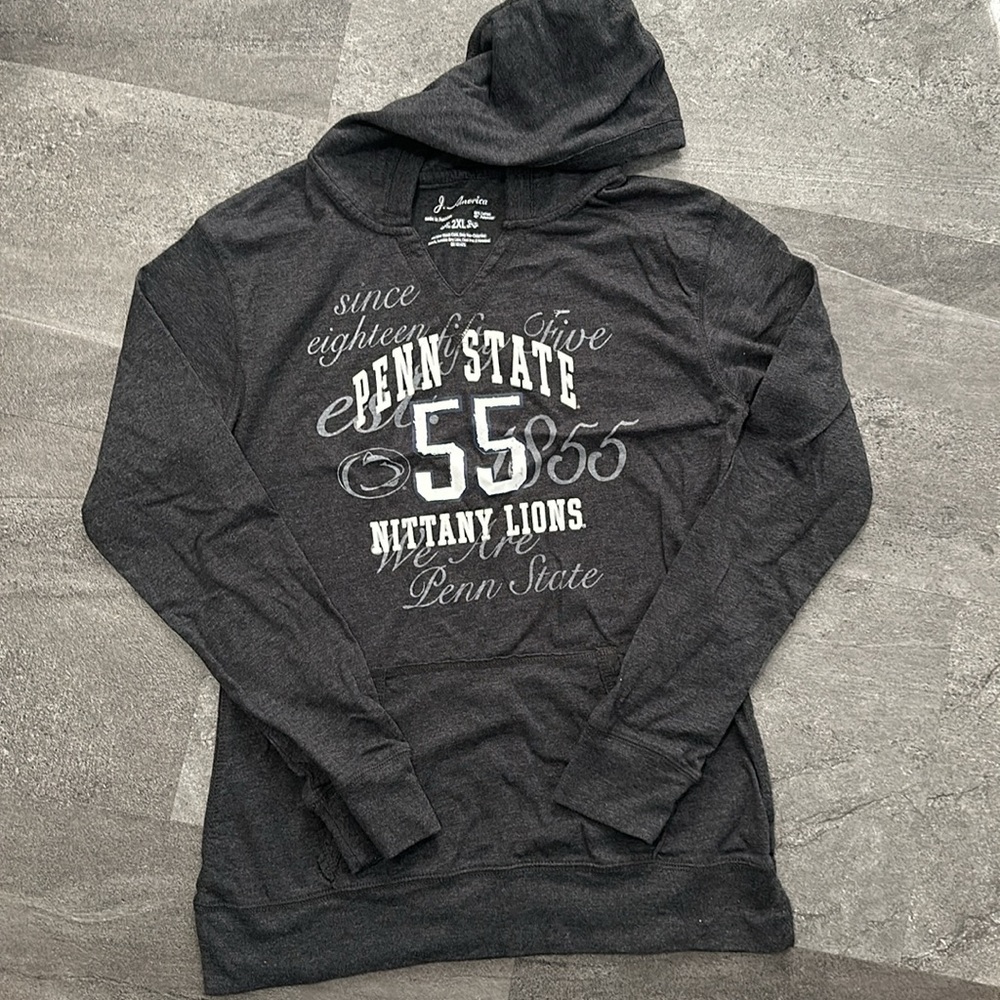 Penn State woman’s T-shirt hoodie. In like new condition. 🏈
